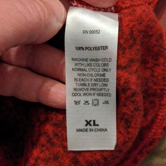 Red and black Estes park pull over. - Picture 4 of 7